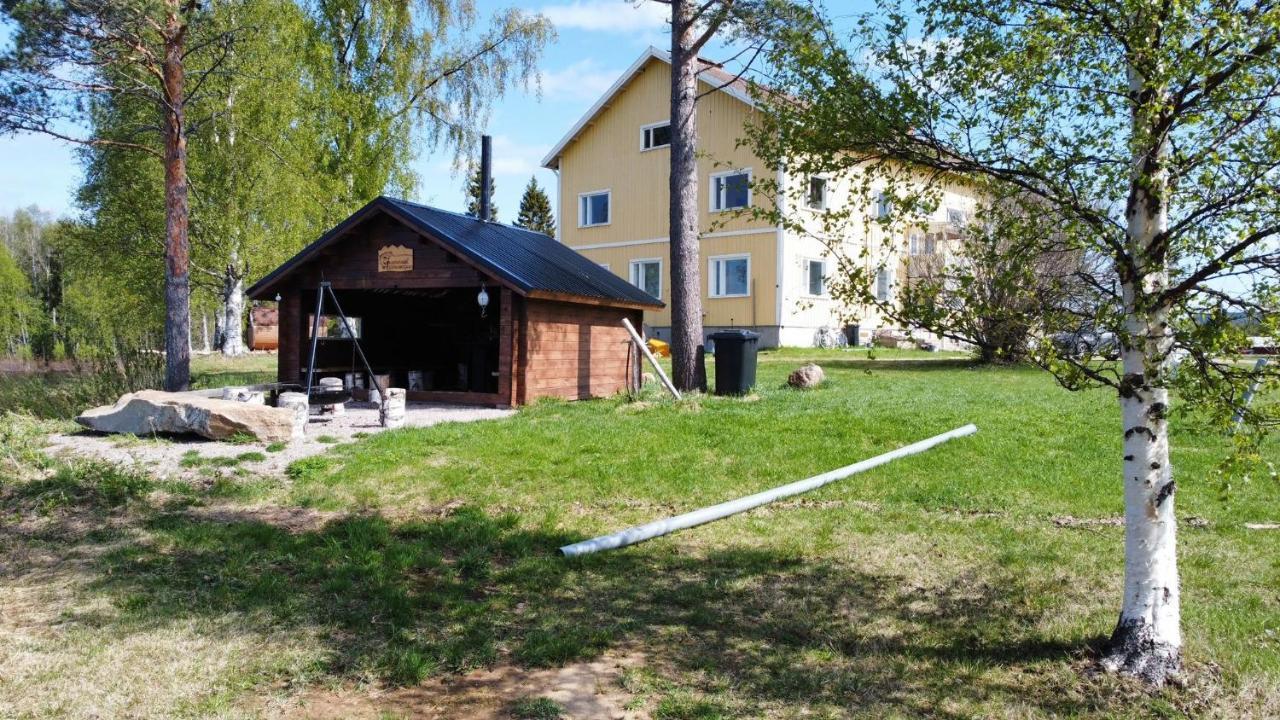 Napapiirin Eraekartano Apartamento Pello Exterior foto